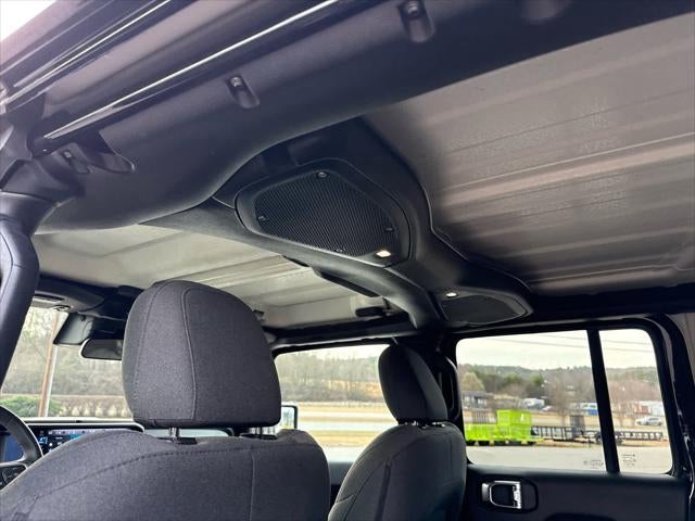 2024 Jeep Wrangler 4-Door Sahara 4x4