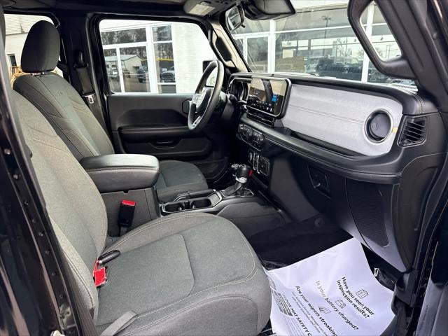 2024 Jeep Wrangler 4-Door Sahara 4x4