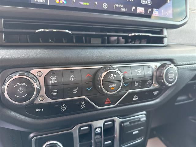 2024 Jeep Wrangler 4-Door Sahara 4x4