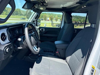 2025 Jeep Wrangler 4-Door Sahara 4x4