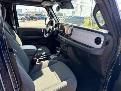 2025 Jeep Wrangler 4-Door Sahara 4x4