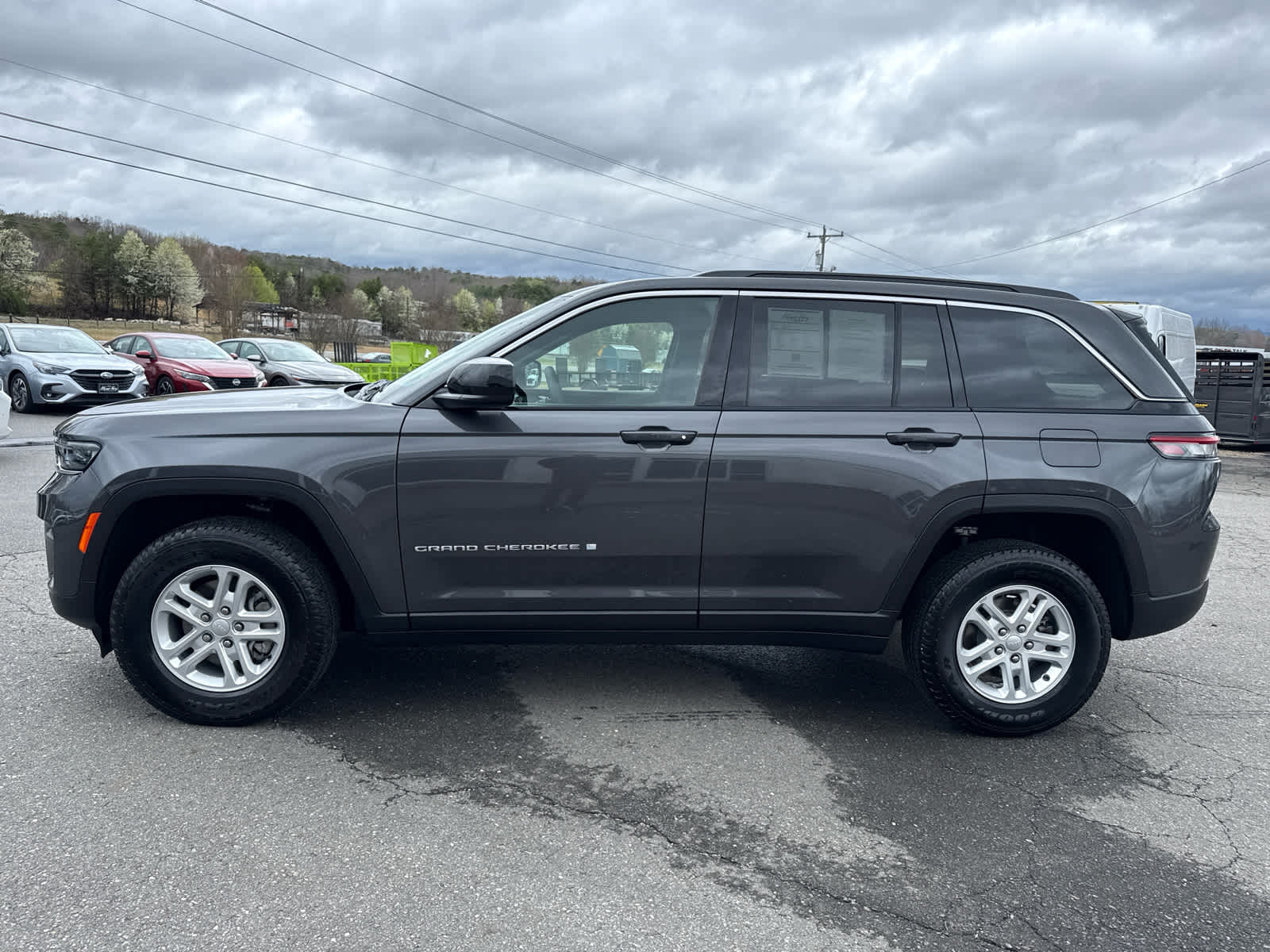 2025 Jeep Grand Cherokee Laredo 4x4