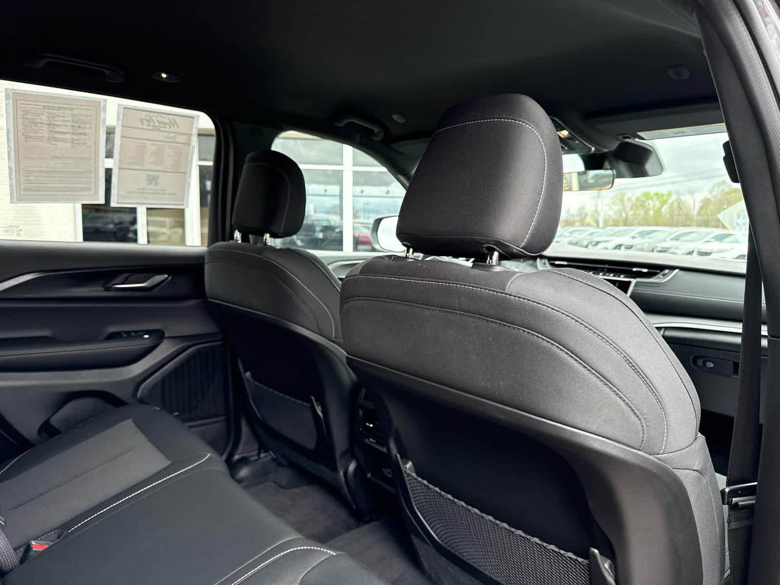 2025 Jeep Grand Cherokee Laredo 4x4