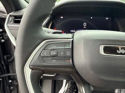 2025 Jeep Grand Cherokee Laredo 4x4