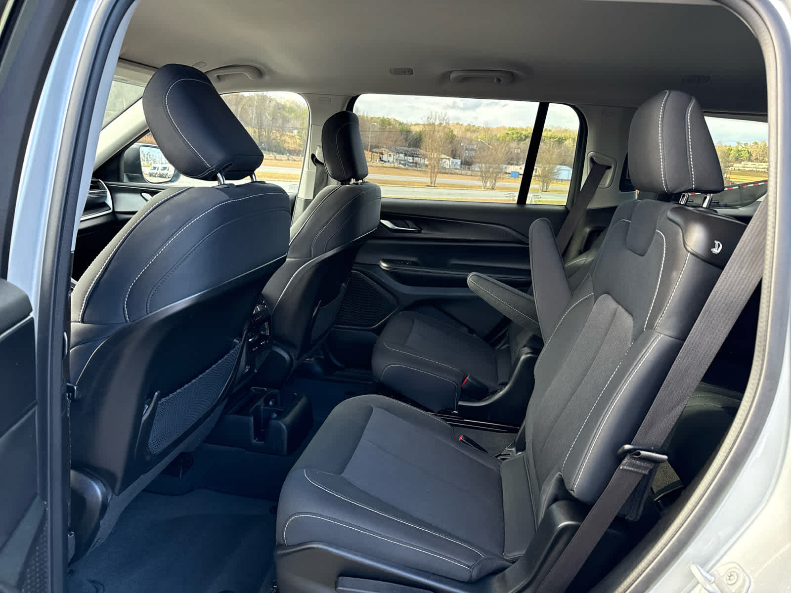 2023 Jeep Grand Cherokee L Laredo 4x4