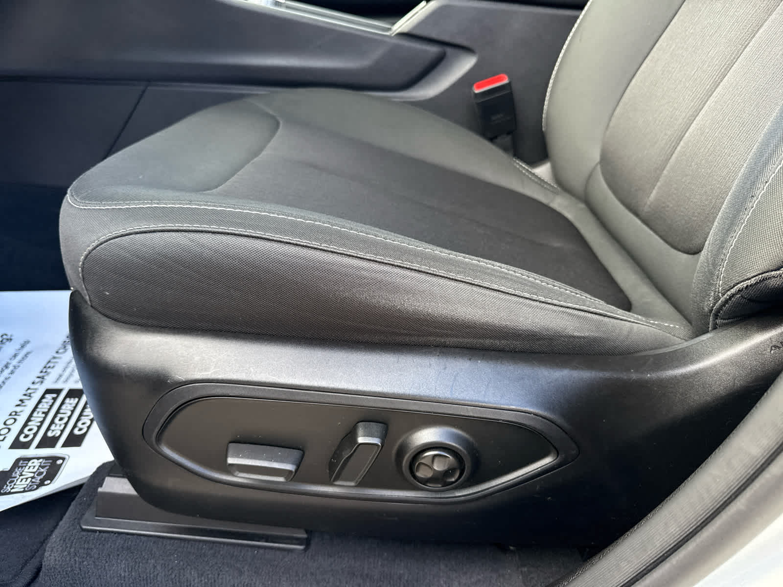 2023 Jeep Grand Cherokee L Laredo 4x4