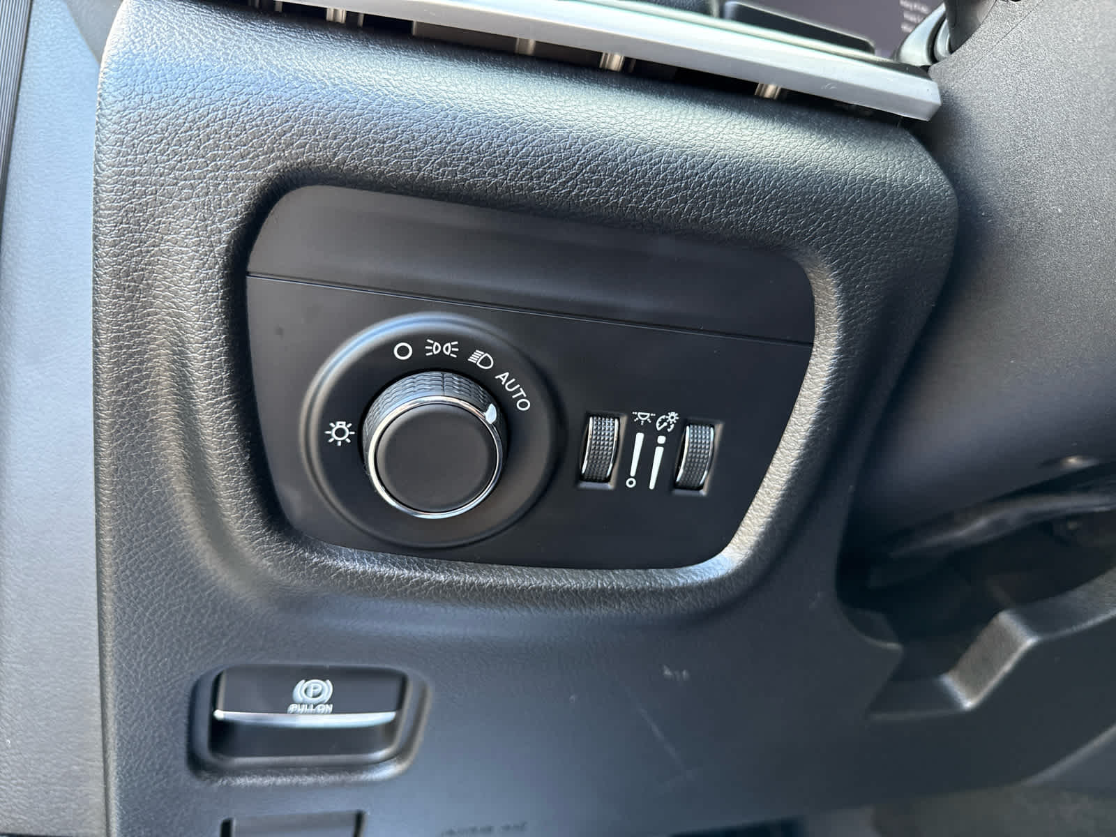 2023 Jeep Grand Cherokee L Laredo 4x4