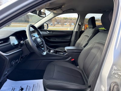 2023 Jeep Grand Cherokee L Laredo 4x4