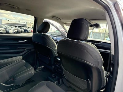 2023 Jeep Grand Cherokee L Laredo 4x4