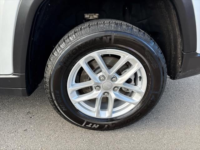 2023 Jeep Grand Cherokee L Laredo 4x4