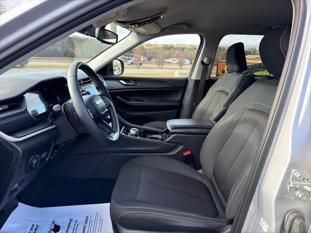 2023 Jeep Grand Cherokee L Laredo 4x4