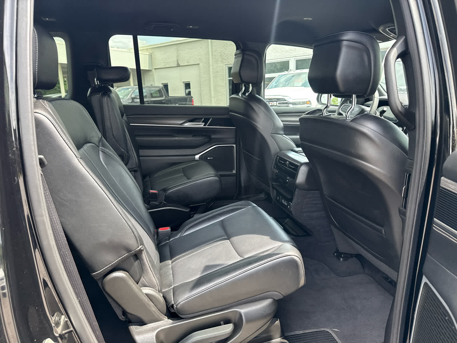 2024 Jeep Wagoneer L Series II 4x4