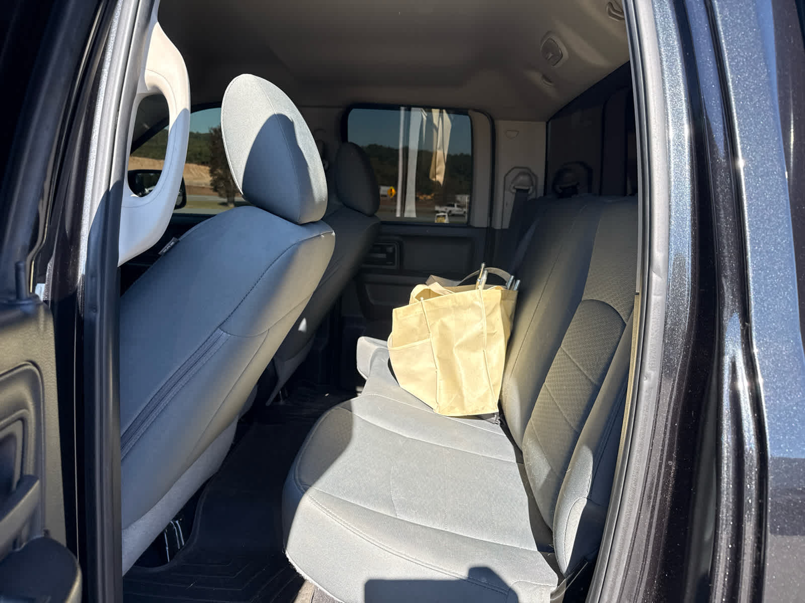 2018 RAM 1500 Express Quad Cab 4x4 6'4' Box