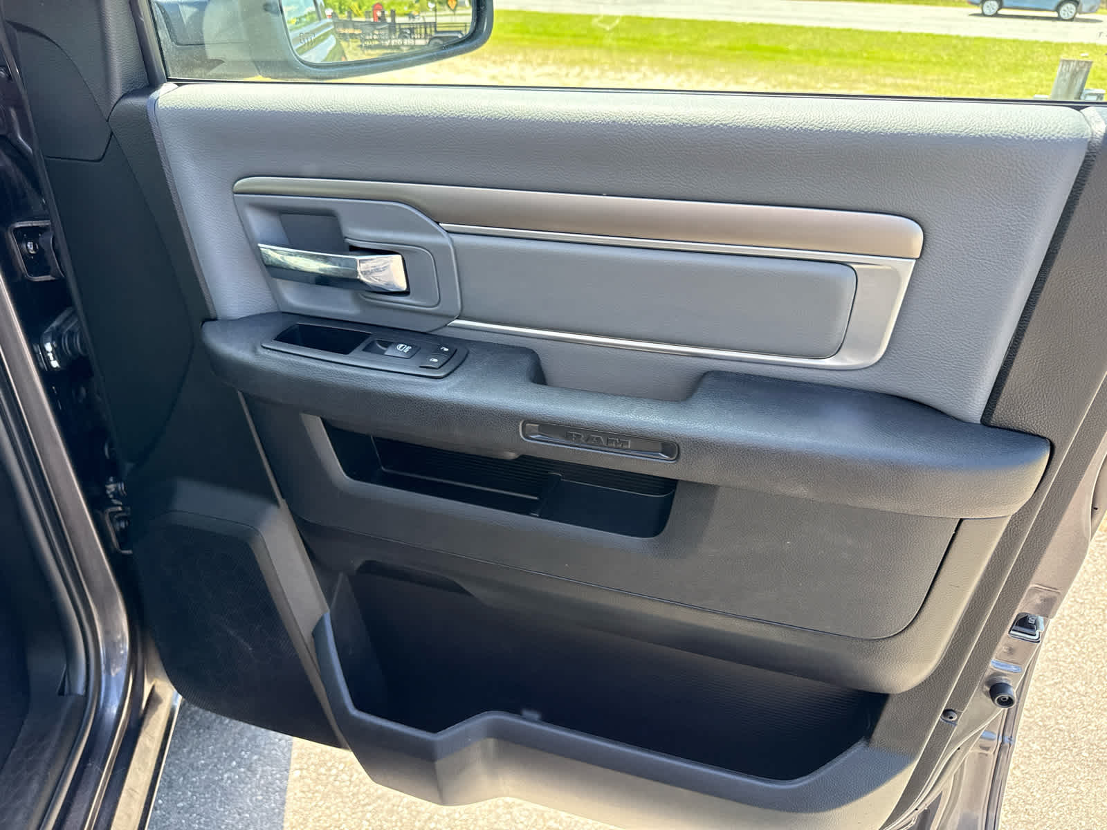 2024 RAM 1500 Classic SLT Quad Cab 4x4 6'4' Box