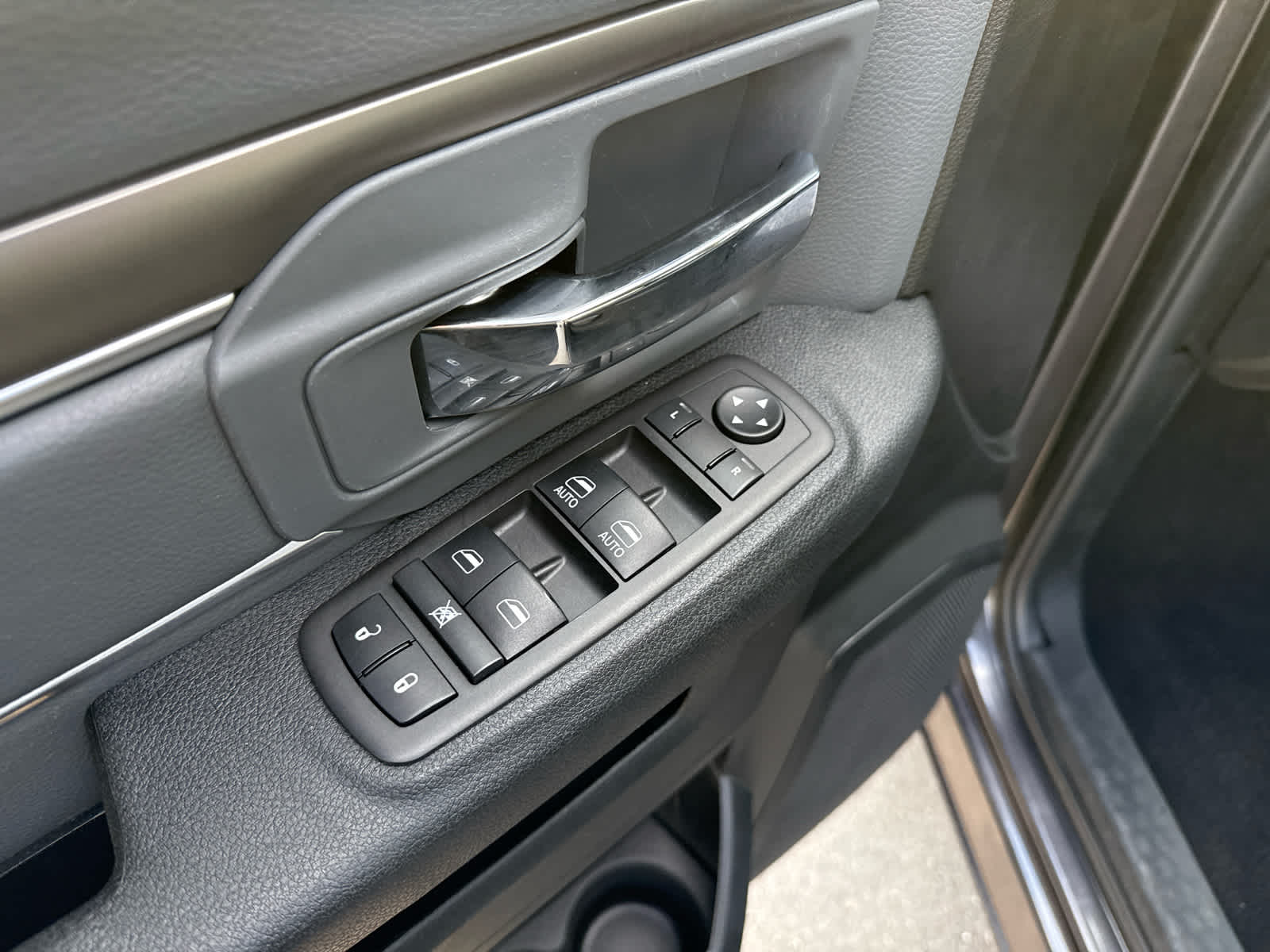 2024 RAM 1500 Classic SLT Quad Cab 4x4 6'4' Box