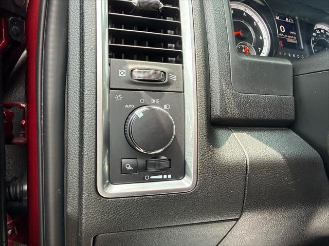 2024 RAM 1500 Classic Warlock Quad Cab 4x4 6'4' Box