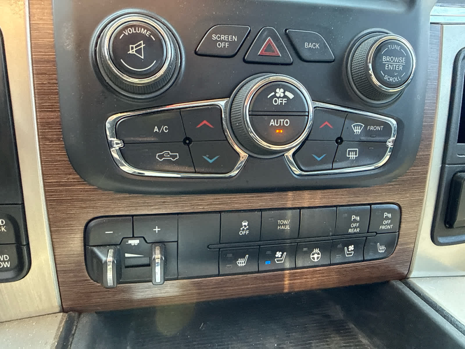 2015 RAM 1500 Laramie