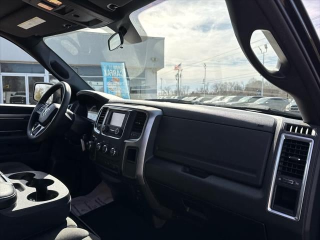 2024 RAM 1500 Classic Warlock Crew Cab 4x4 5'7' Box