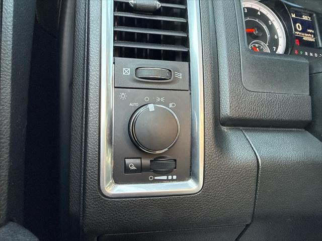 2024 RAM 1500 Classic Warlock Crew Cab 4x4 5'7' Box