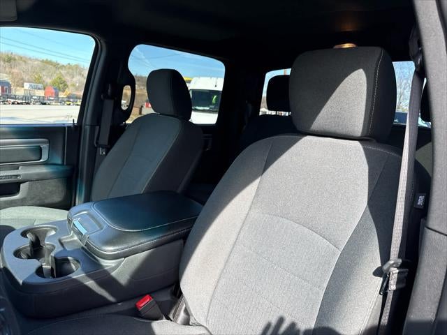 2024 RAM 1500 Classic Warlock Crew Cab 4x4 5'7' Box