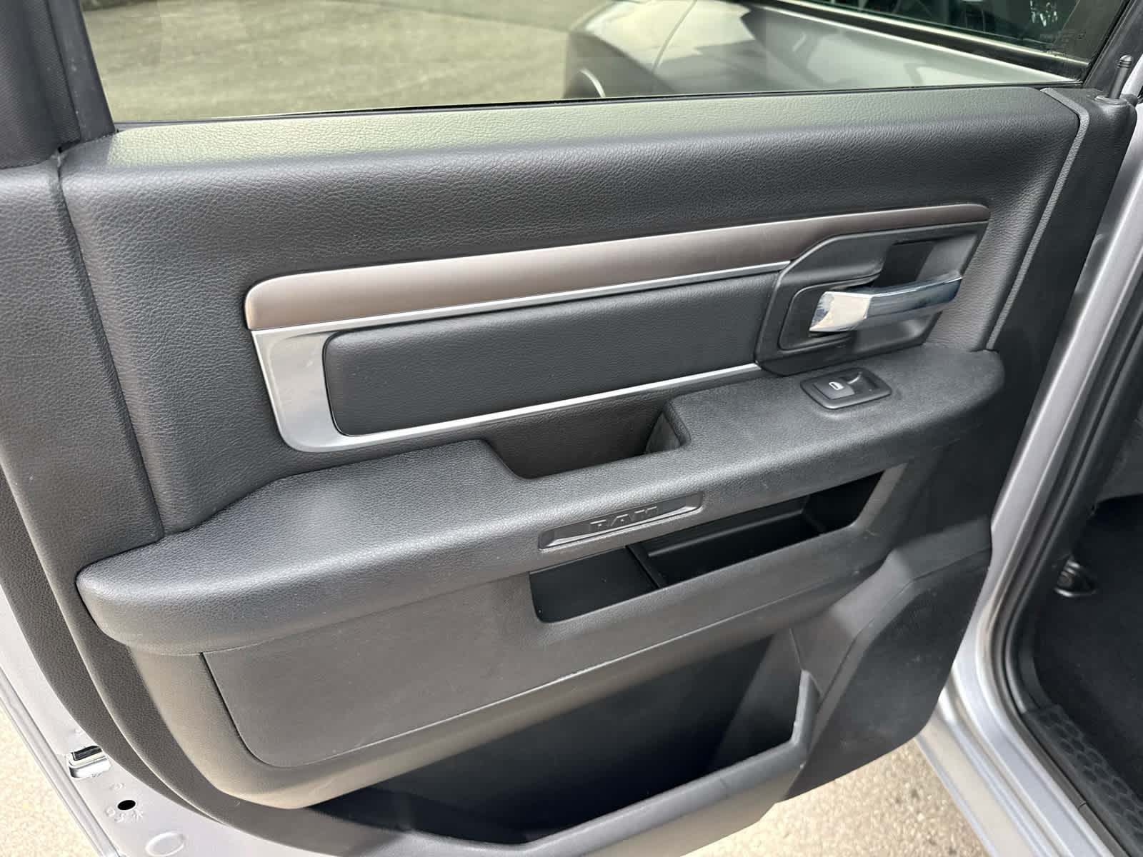 2024 RAM 1500 Classic Warlock Crew Cab 4x4 5'7' Box