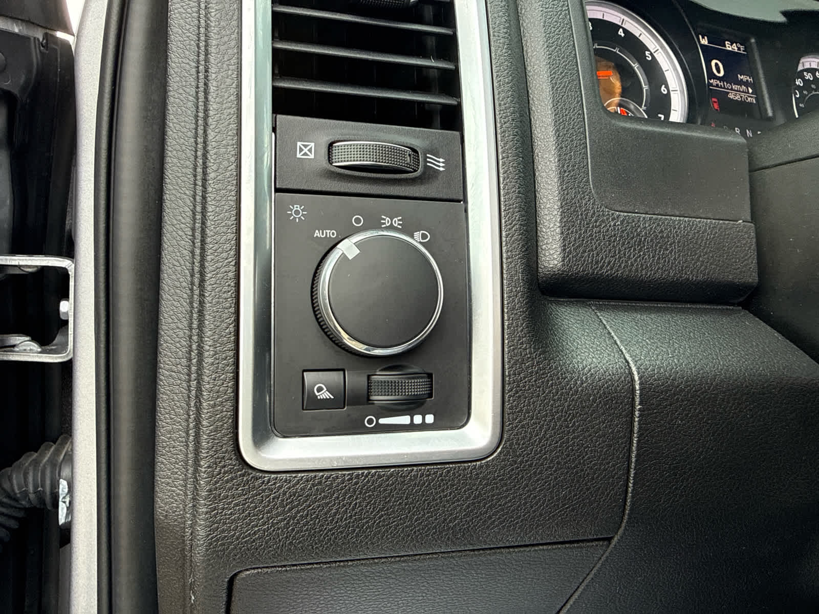 2024 RAM 1500 Classic Warlock Crew Cab 4x4 5'7' Box