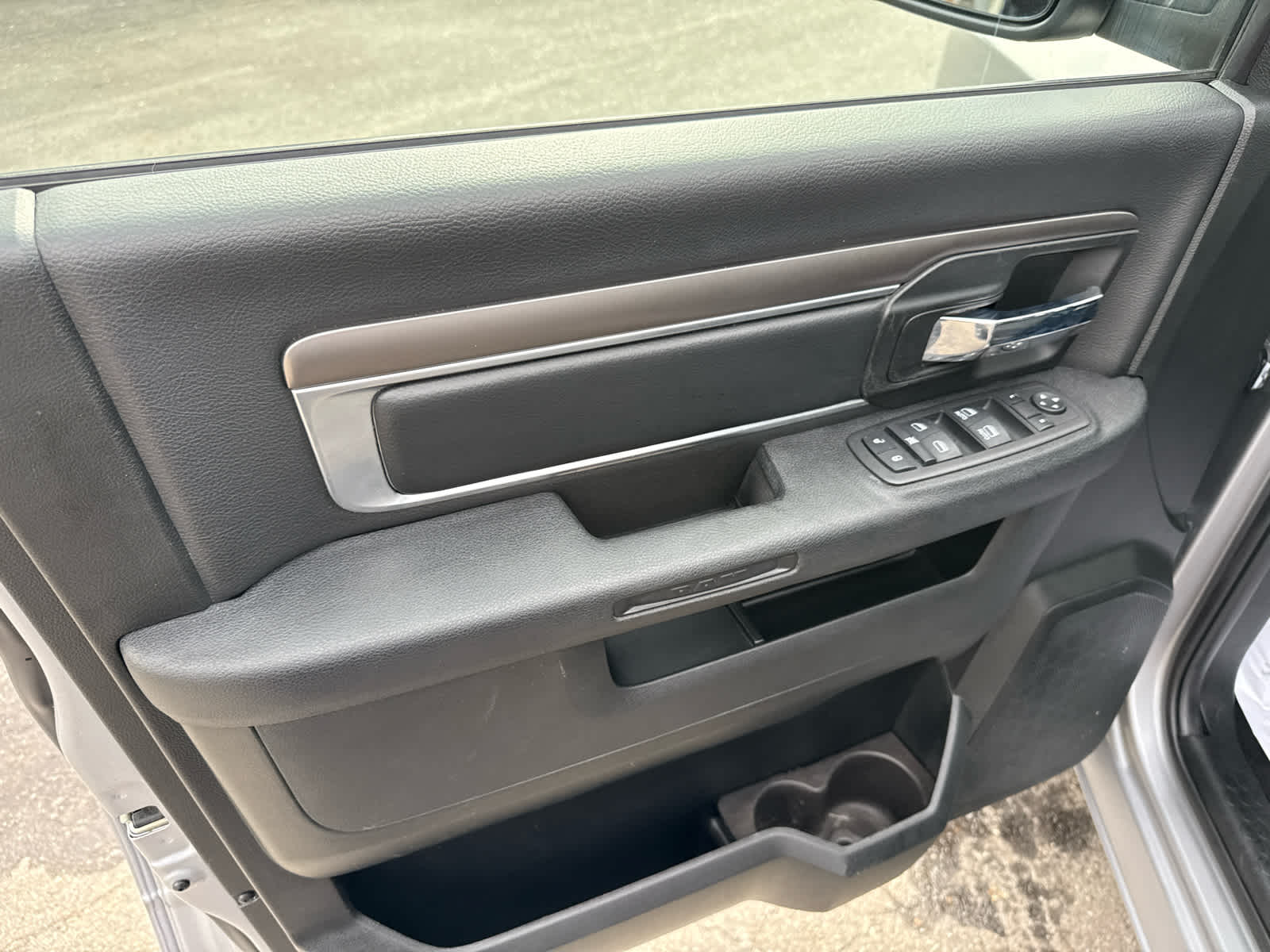 2024 RAM 1500 Classic Warlock Crew Cab 4x4 5'7' Box