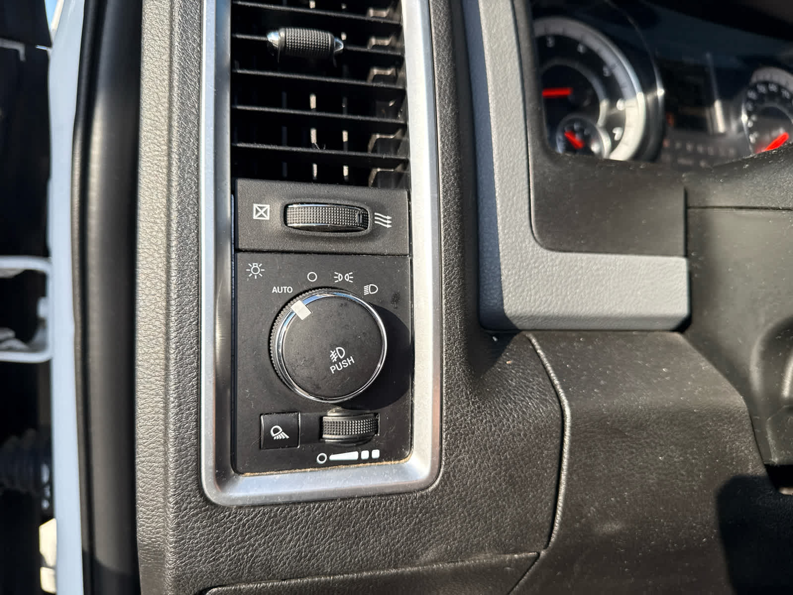 2019 RAM 1500 Classic Warlock Crew Cab 4x4 5'7' Box