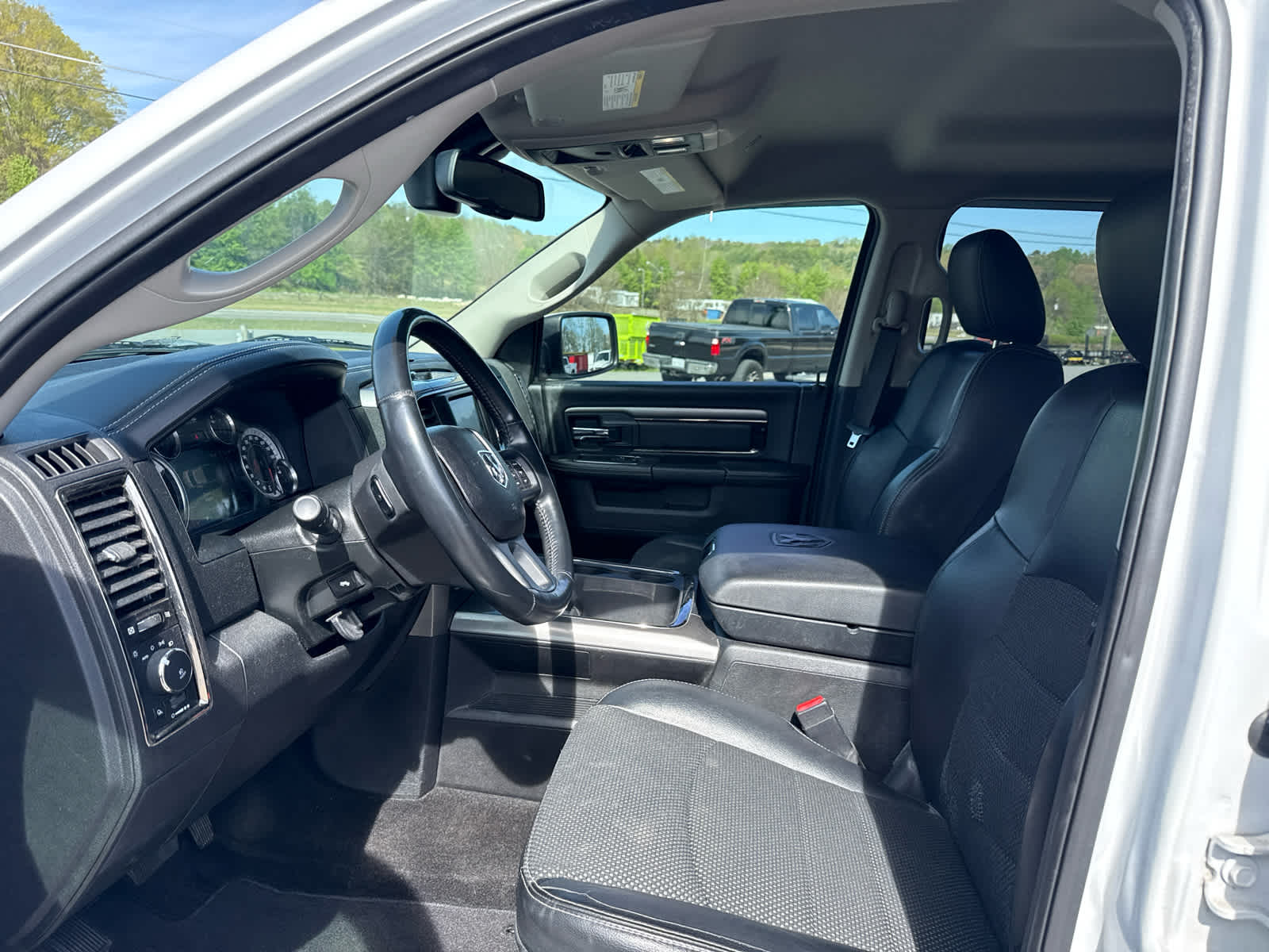 2017 RAM 1500 Night Crew Cab 4x4 5'7' Box