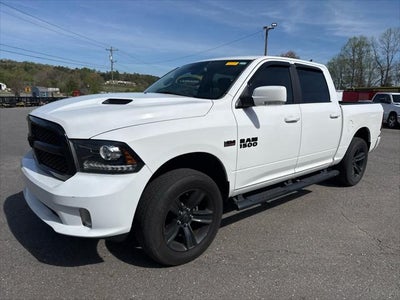 2017 RAM 1500 Night Crew Cab 4x4 5'7' Box