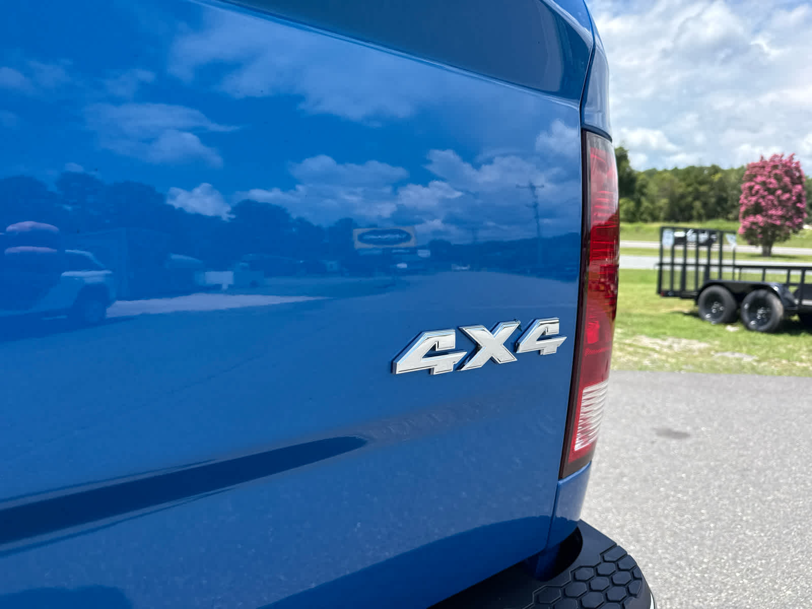 2023 RAM 1500 Classic Tradesman Crew Cab 4x4 6'4' Box