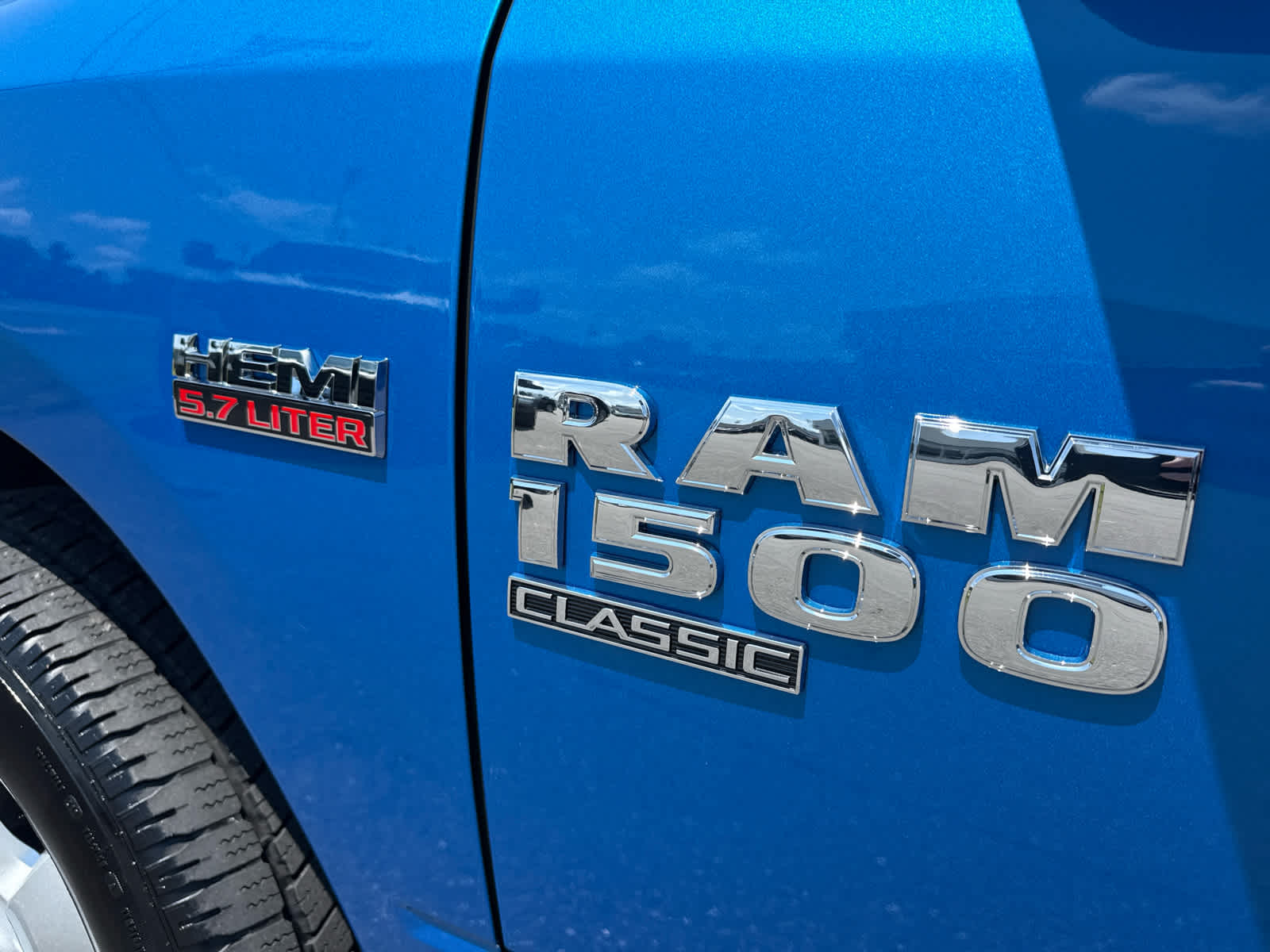 2023 RAM 1500 Classic Tradesman Crew Cab 4x4 6'4' Box