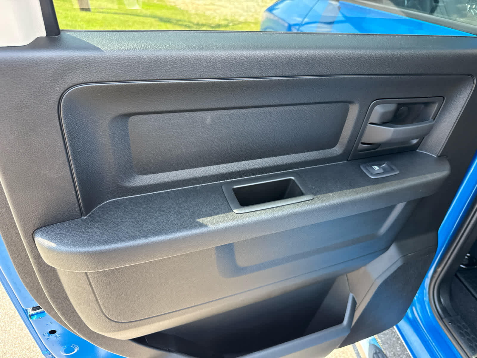 2023 RAM 1500 Classic Tradesman Crew Cab 4x4 6'4' Box