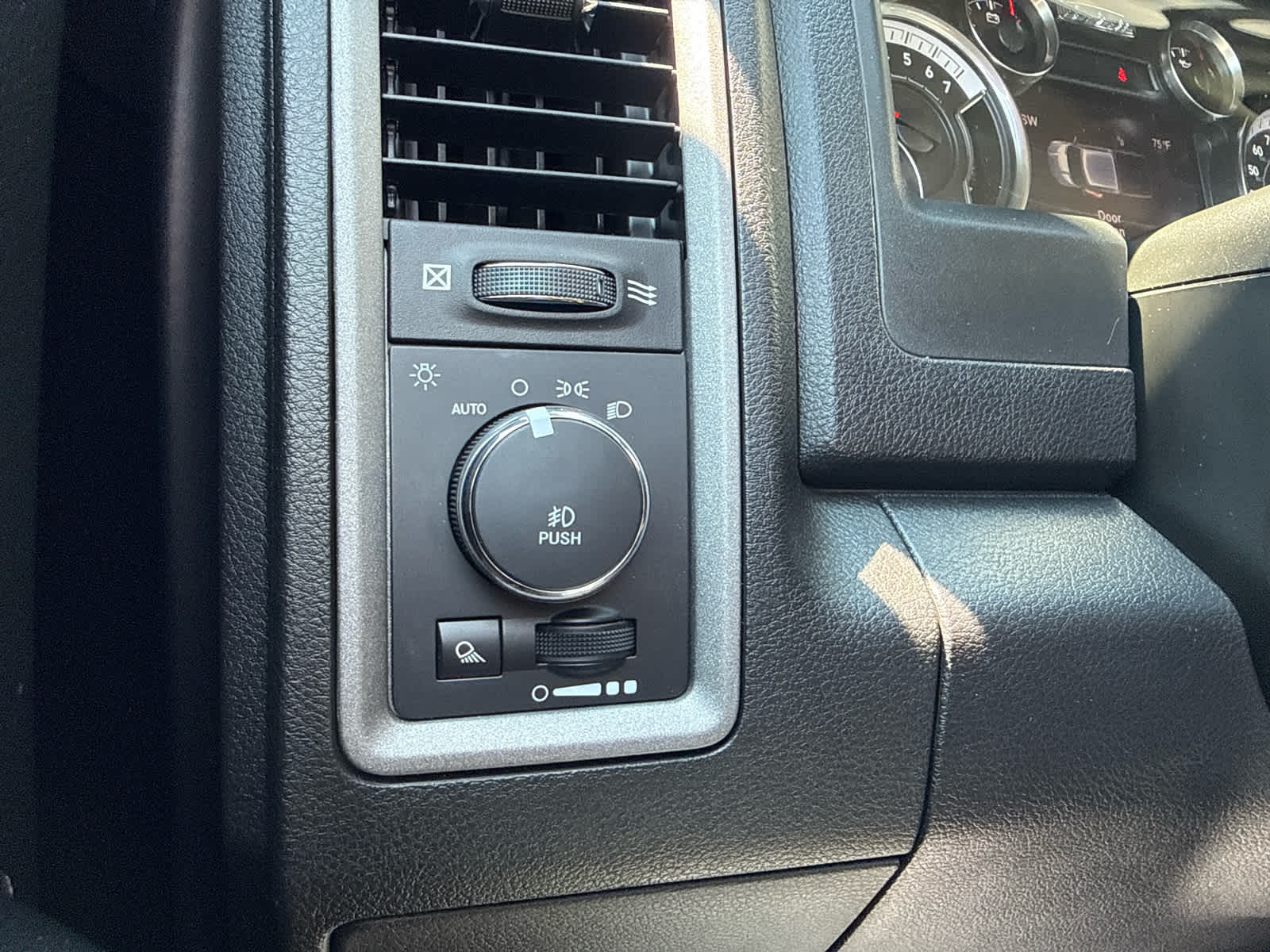 2023 RAM 1500 Classic Tradesman Crew Cab 4x4 6'4' Box