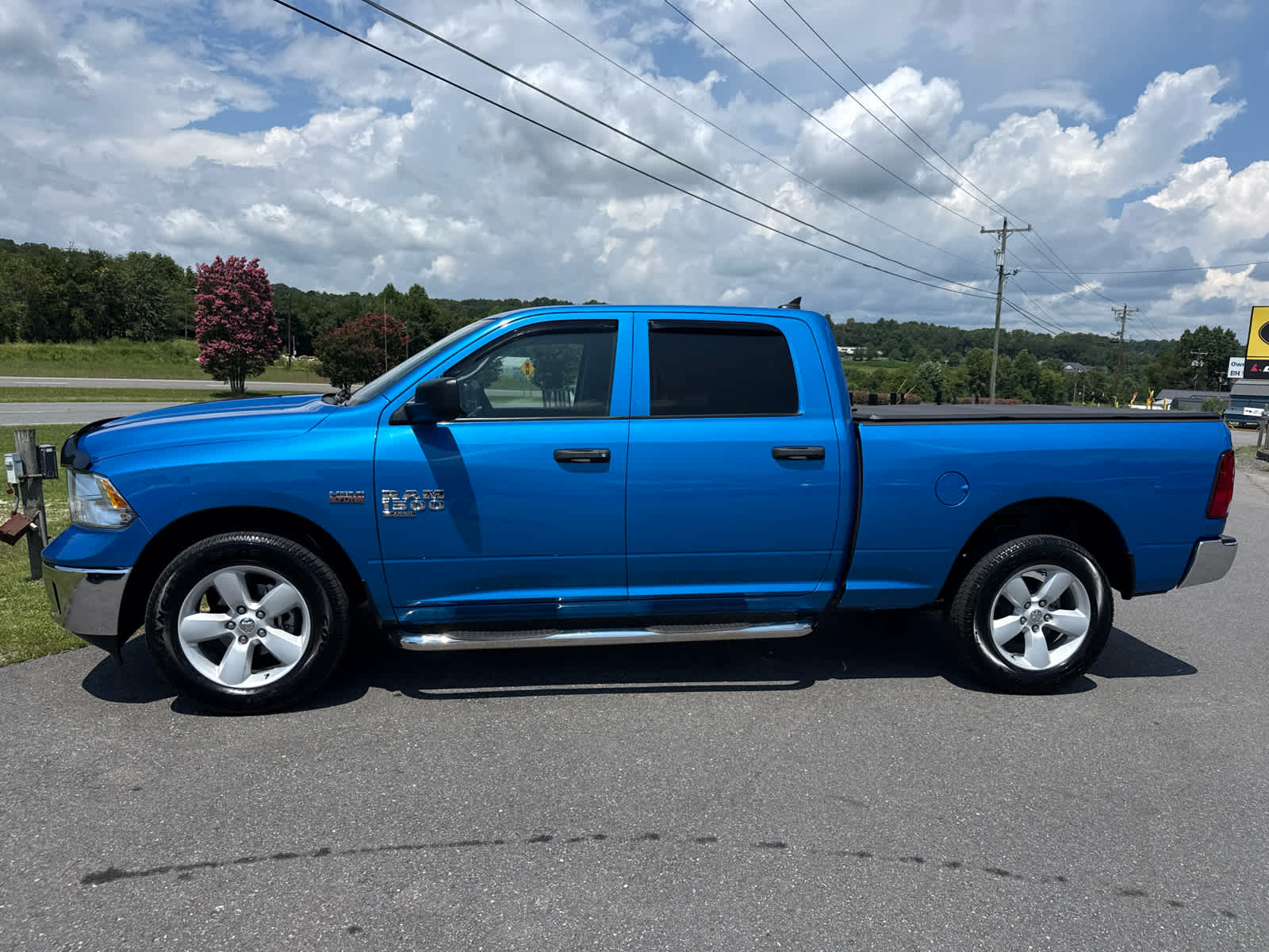 2023 RAM 1500 Classic Tradesman Crew Cab 4x4 6'4' Box