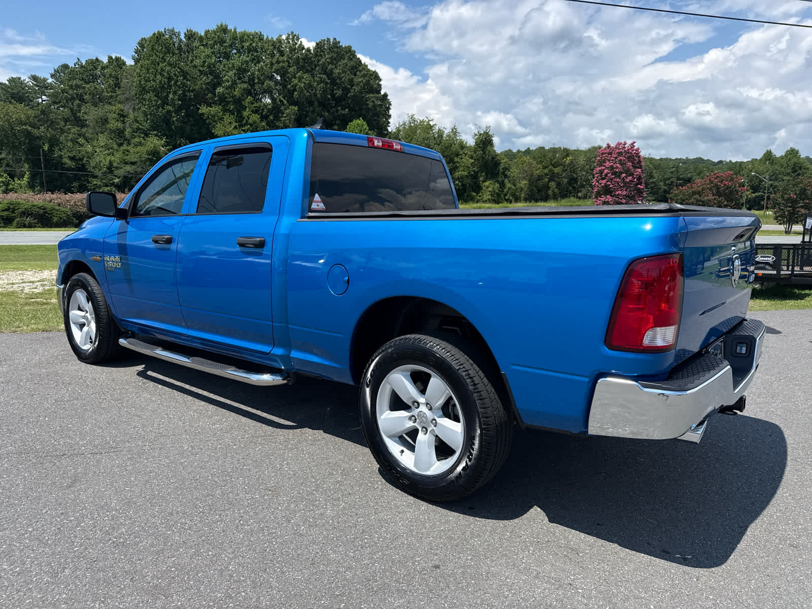 2023 RAM 1500 Classic Tradesman Crew Cab 4x4 6'4' Box
