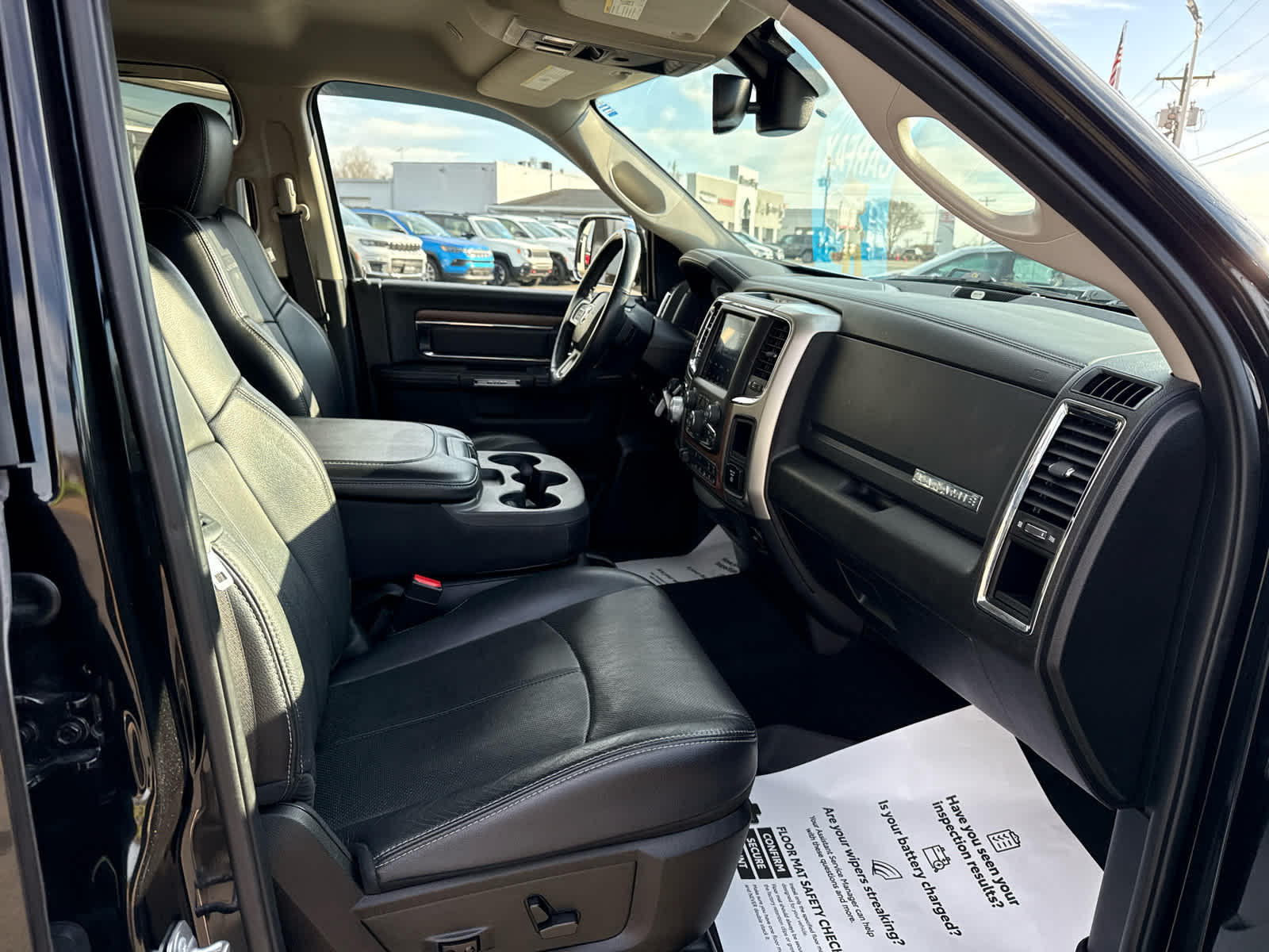 2018 RAM 1500 Laramie Crew Cab 4x4 6'4' Box