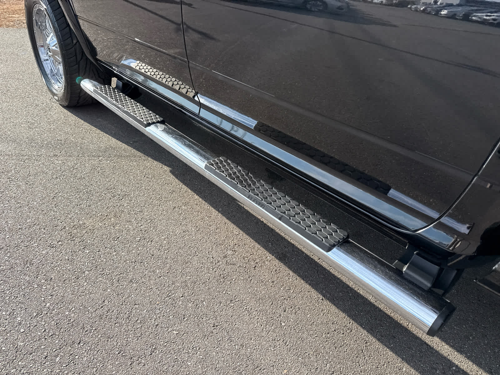 2018 RAM 1500 Laramie Crew Cab 4x4 6'4' Box