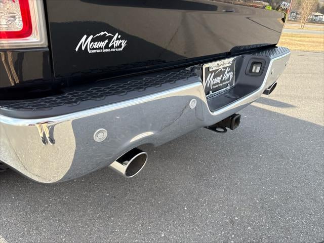 2018 RAM 1500 Laramie Crew Cab 4x4 6'4' Box