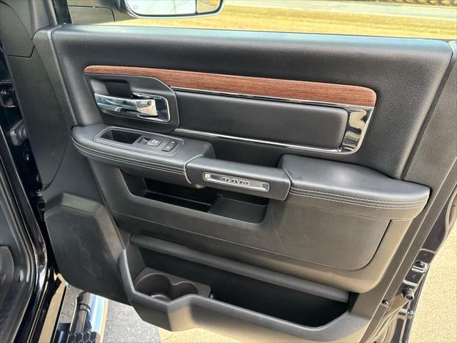 2018 RAM 1500 Laramie Crew Cab 4x4 6'4' Box