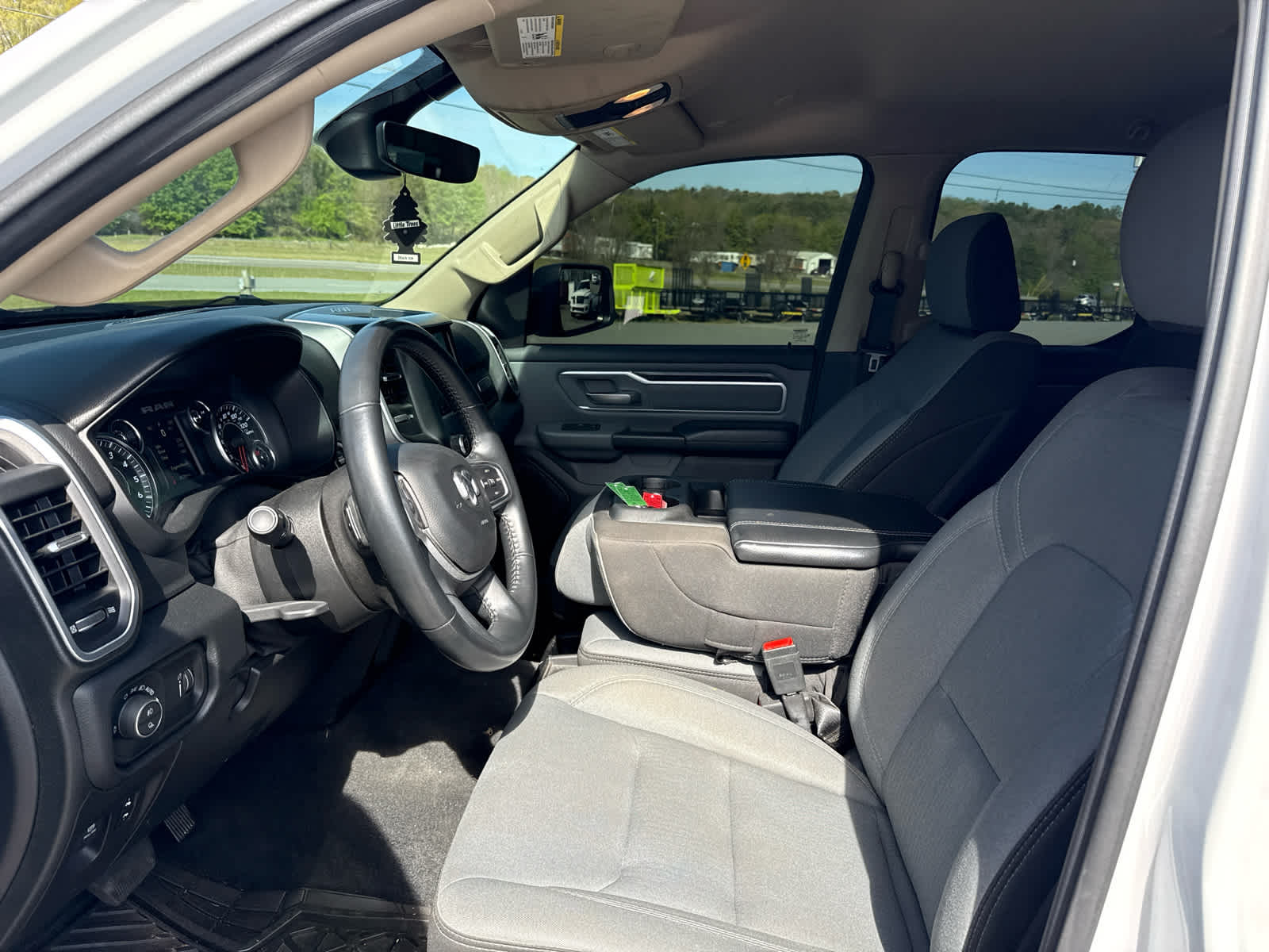 2020 RAM 1500 Big Horn Quad Cab 4x2 6'4' Box