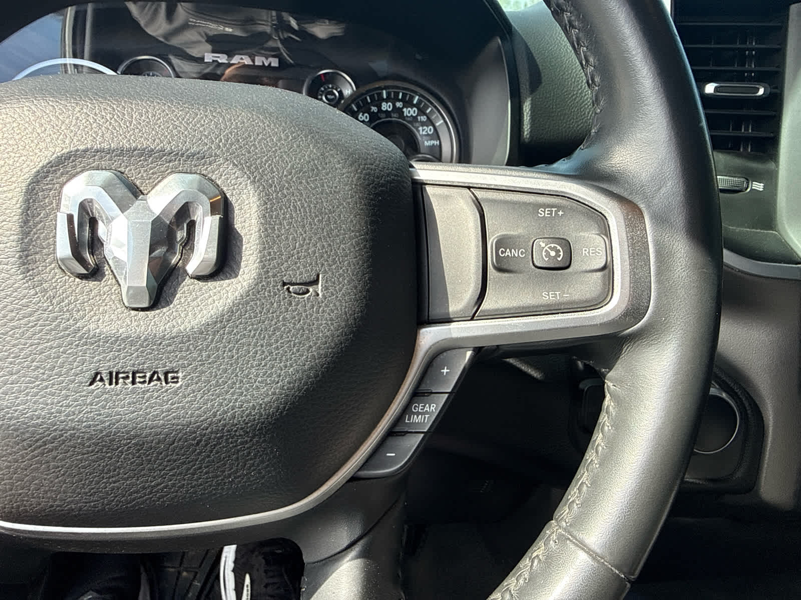 2020 RAM 1500 Big Horn Quad Cab 4x2 6'4' Box