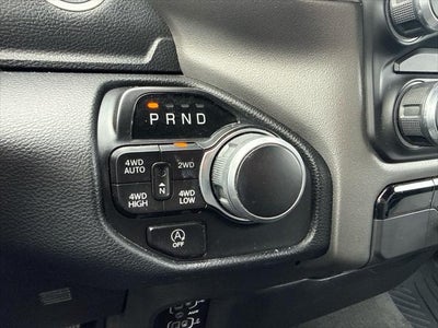 2022 RAM 1500 Big Horn Crew Cab 4x4 5'7' Box