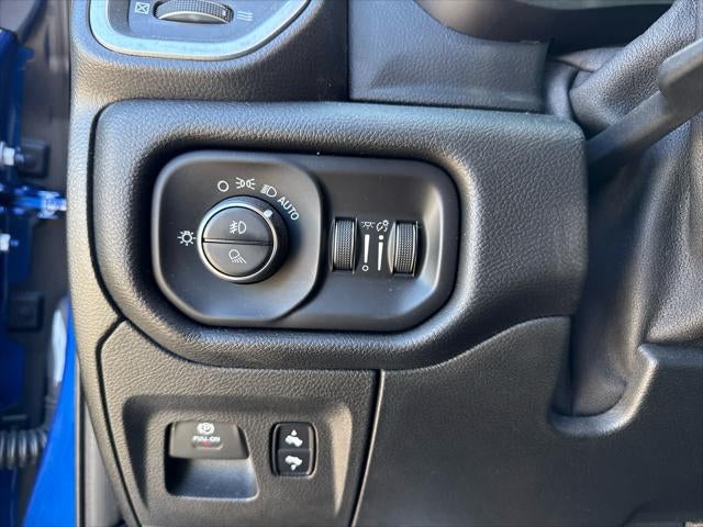 2019 RAM 1500 Big Horn/Lone Star Crew Cab 4x4 5'7' Box