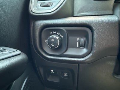 2025 RAM 1500 Tradesman Crew Cab 4x4 5'7' Box