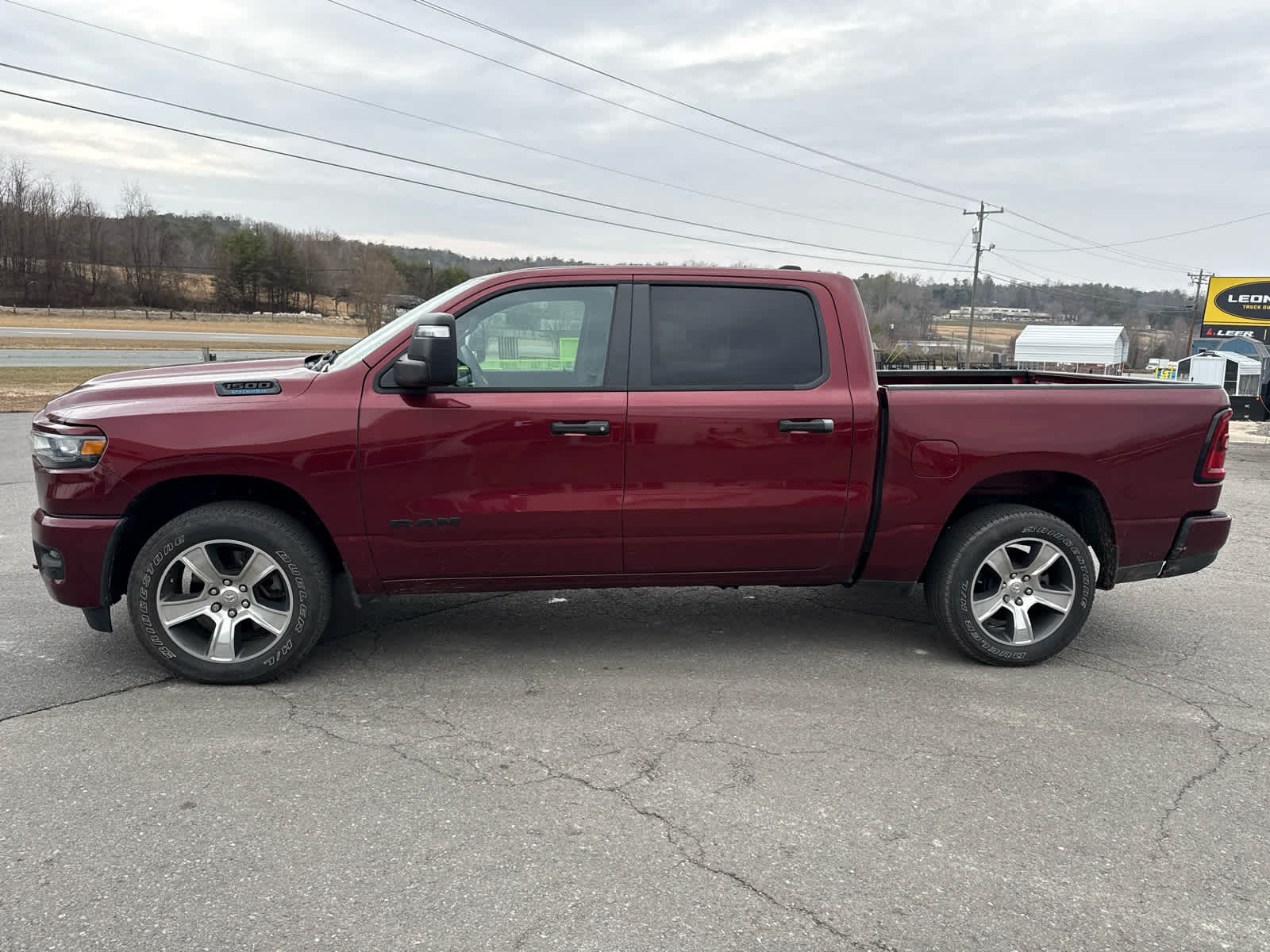 2025 RAM 1500 Tradesman Crew Cab 4x4 5'7' Box