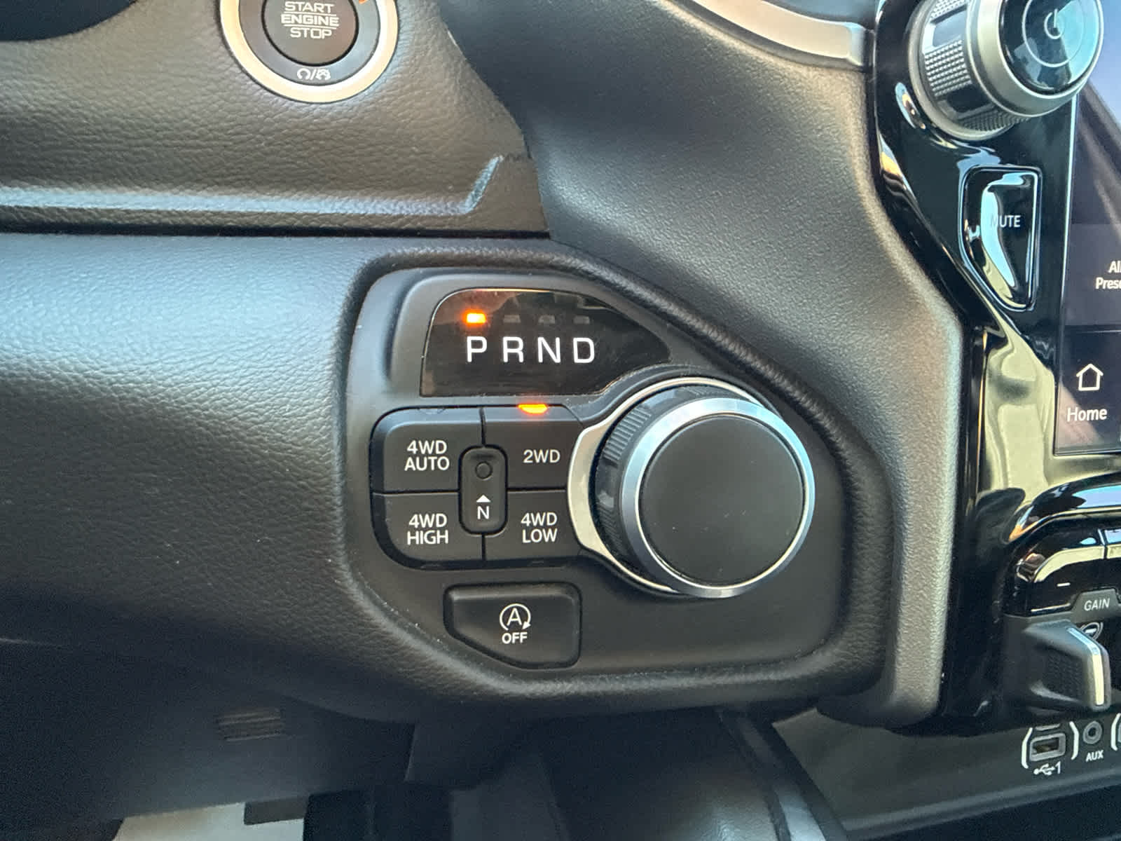 2025 RAM 1500 Big Horn Crew Cab 4x4 5'7' Box