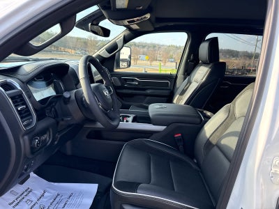 2026 RAM 1500 Laramie Crew Cab 4x4 5'7' Box