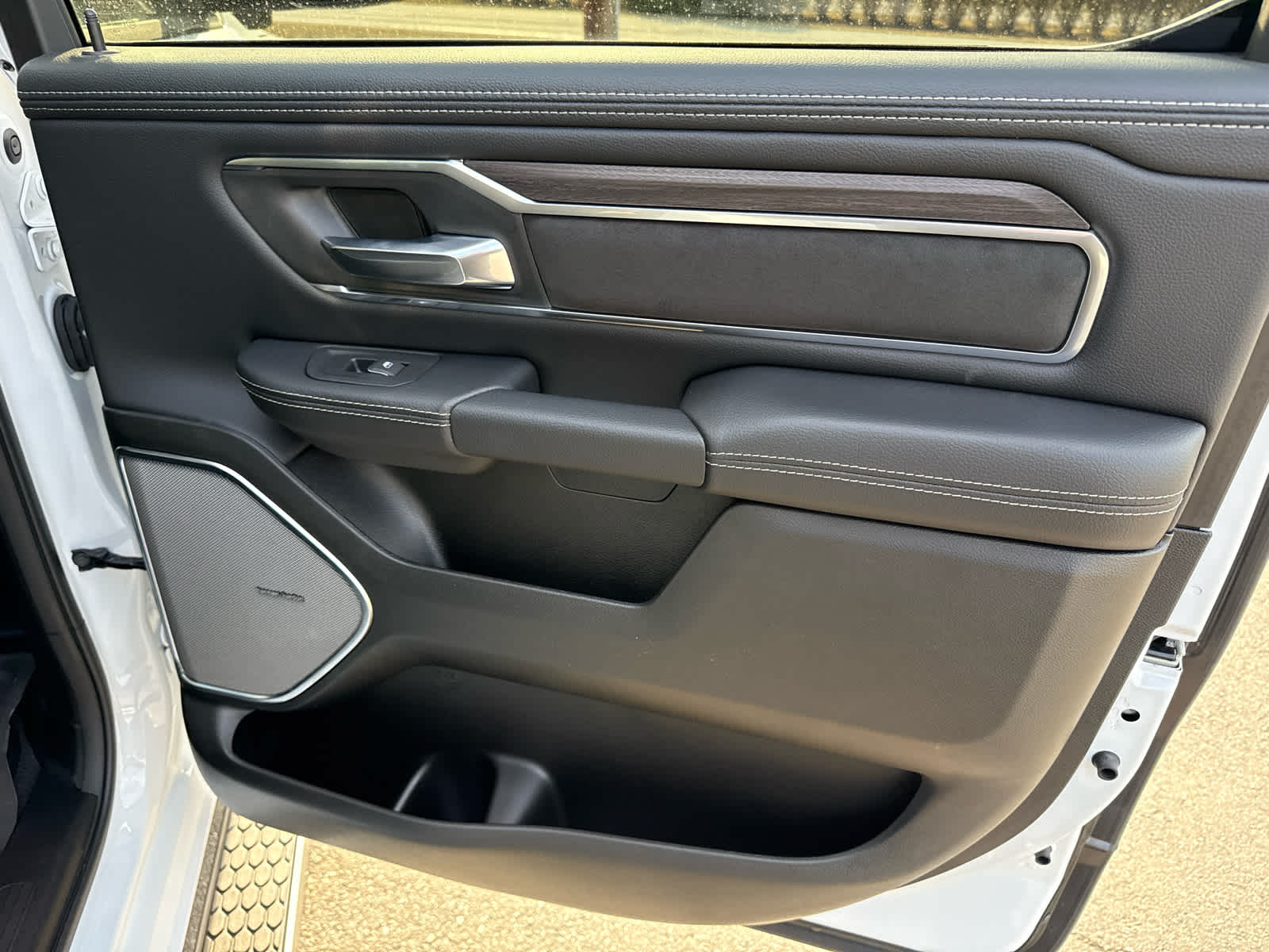 2026 RAM 1500 Laramie Crew Cab 4x4 5'7' Box