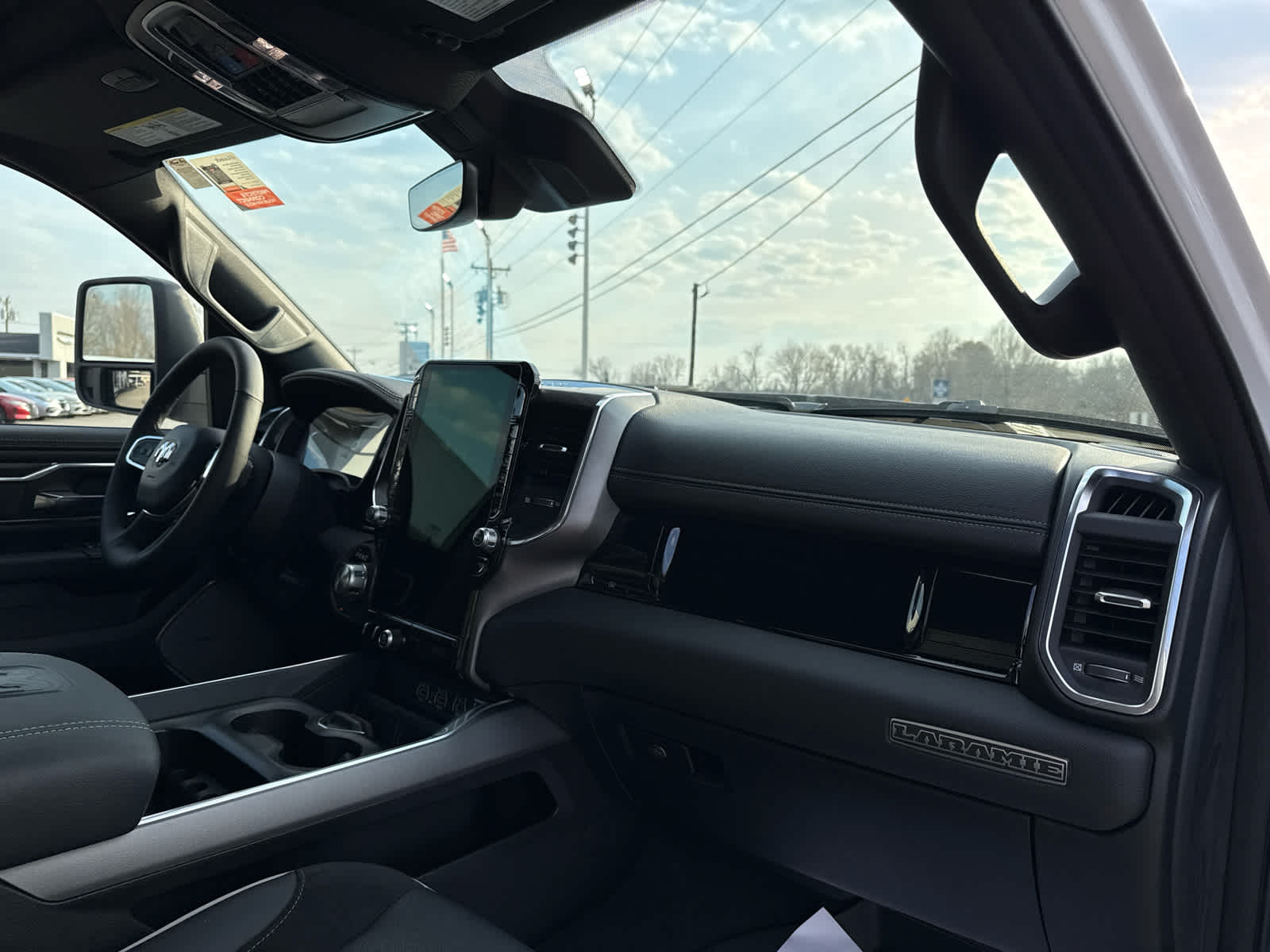 2026 RAM 1500 Laramie Crew Cab 4x4 5'7' Box